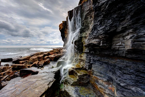 Wasserfall-Ruhepause — Stockfoto