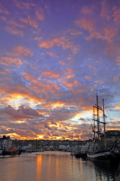 Weymouth harbour at sunset — Stock Photo, Image