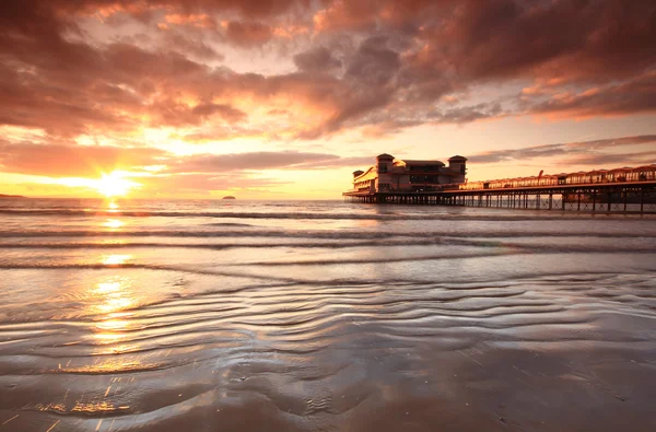 Weston Super Mare, Сомерсет, знаменитый пирс — стоковое фото