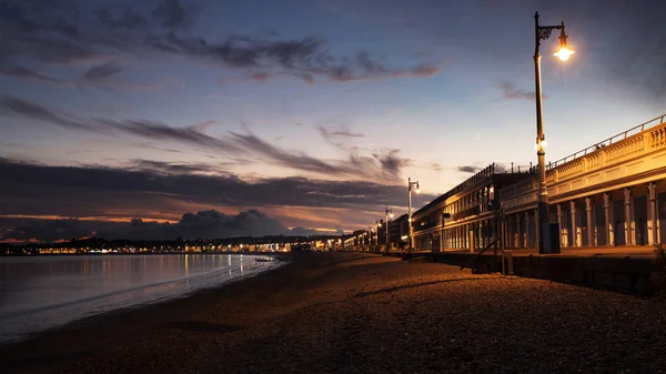 Victoriaanse promenade strand hutten — Stockfoto