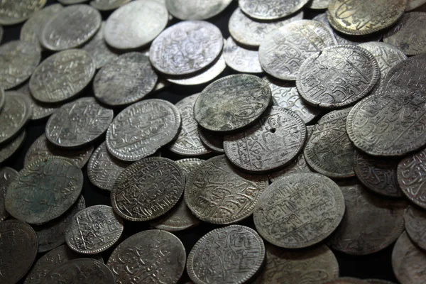 Monedas de plata antiguas —  Fotos de Stock