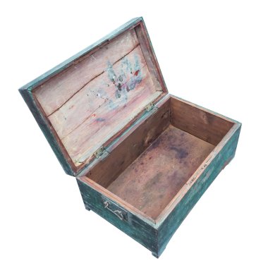 eski açık ahşap göğüs üzerinde beyaz izole