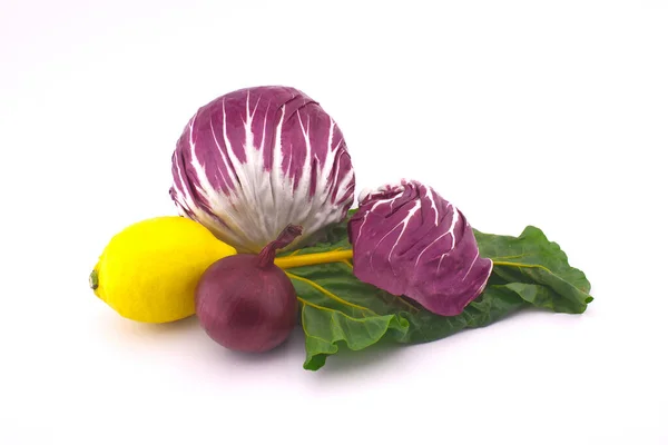Yaprak Pancarı Limon Turşu Salatası Soğan Beyaz Arka Planda Izole — Stok fotoğraf