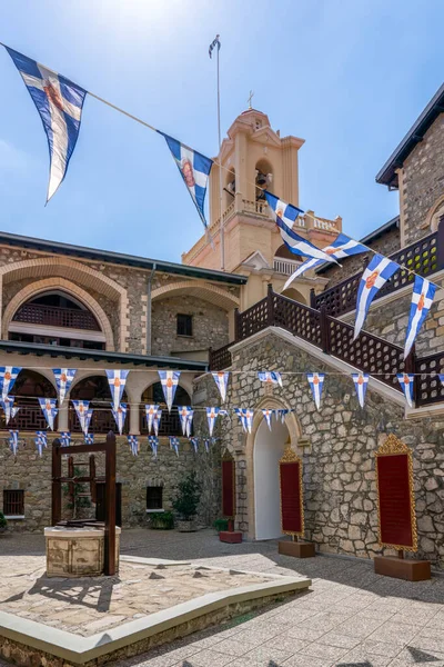 Kıbrıs 'taki Kykkos Manastırı' nın avlusu