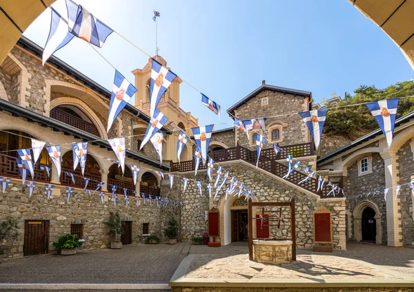 Kıbrıs 'taki Kykkos Manastırı' nın avlusu