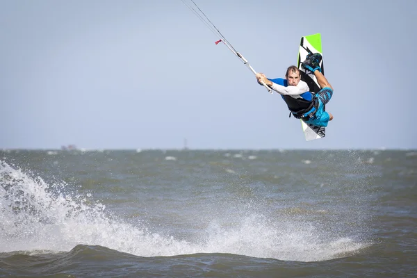 Kitesurfing hile railey uhhooked