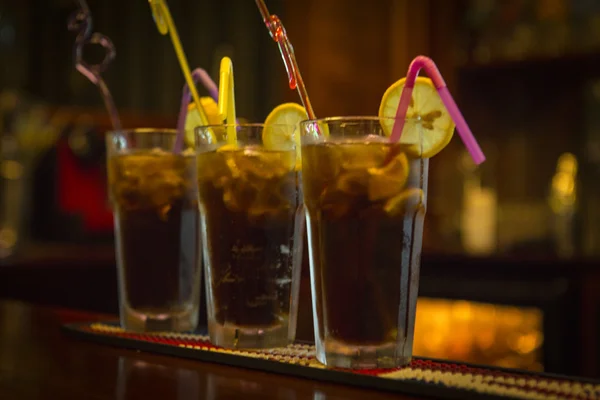 Kokteyl buz tee nanbai içinde