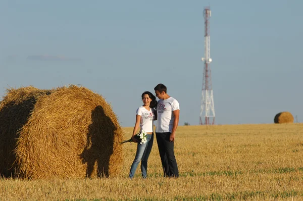 Storia d'amore. Correndo lungo il fiume, schizzi — Foto Stock