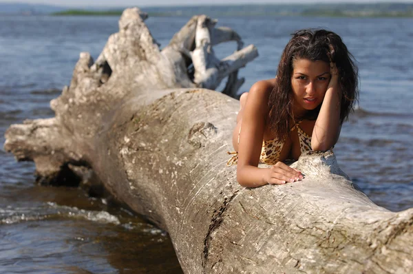 La fille dans l'eau — Photo