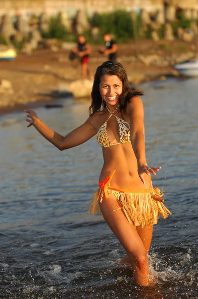 Mädchen am Strand — Stockfoto