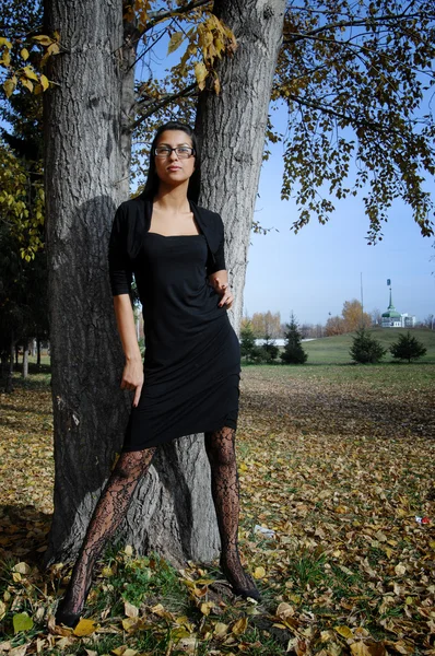 Girl in the park — Stock Photo, Image