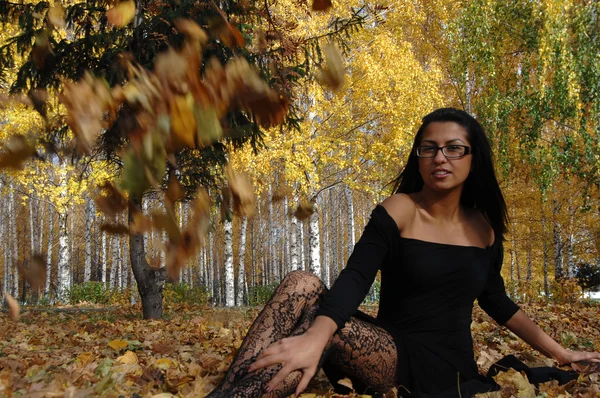 Girl in the park — Stock Photo, Image