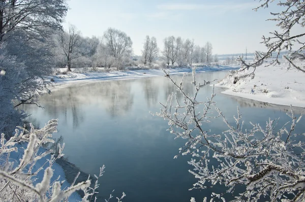 Río invierno — Foto de Stock