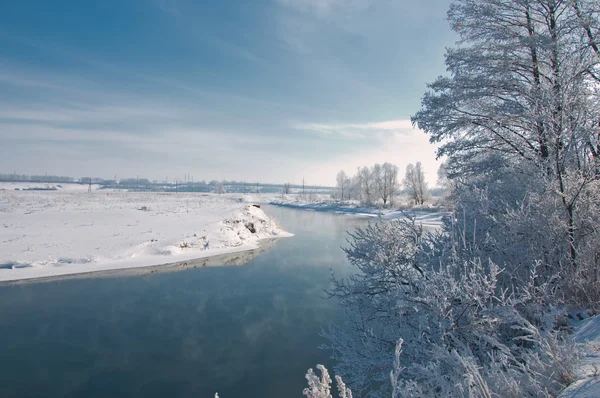 Rivier winter — Stockfoto