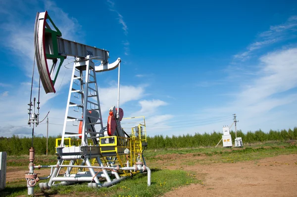 Ölpumpenheber in Betrieb — Stockfoto