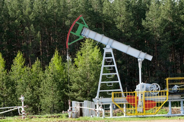 Oliepompkrik in bedrijf — Stockfoto