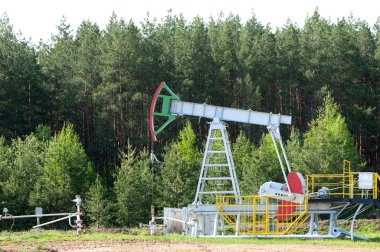 Petrol pompası kriko çalışıyor