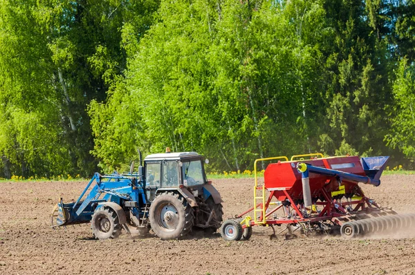 Traktor. Agrimotor — Stock Fotó