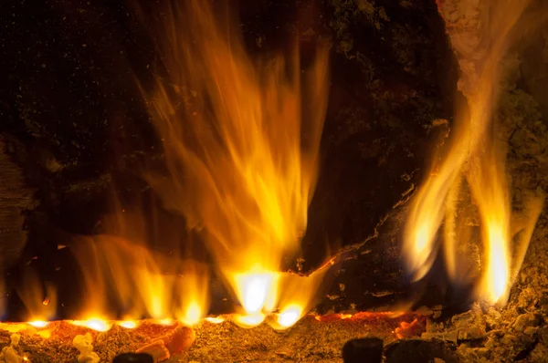 Ateş yanan ateşi — Stok fotoğraf
