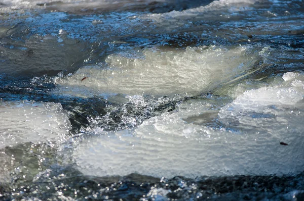 Hielo del río. río en invierno —  Fotos de Stock