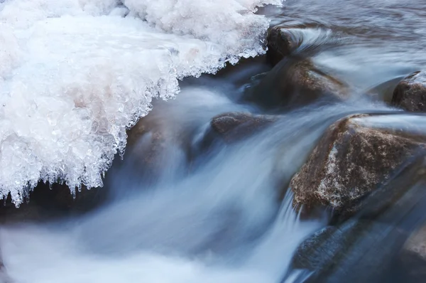 Rio no inverno — Fotografia de Stock