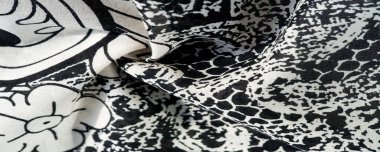 Asfalt. Bitumen siyah reçine kütlesi, eski. Yolların, sokakların, kaldırımların, vb. Yol böyle bir kitle ile kaplıydı. Hareket için tasarlanmış bir arazi şeridi, bir iletişim yolu..