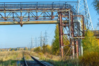 Endüstriyel manzaralar dikkatimizi çeken bir gerçektir, çünkü kendi elementlerini içerirler, ki bunlar yerlerin fizyonomisini değiştiren tarihsel parçalardır.
