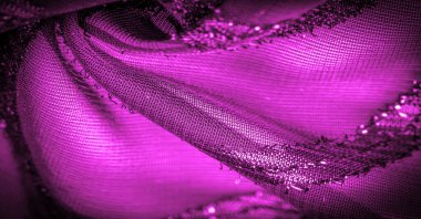 Koyu çizgili kırmızı ipek kumaş. Yakut rengi ile soyut ipek tonlar. Kumaşta eski model. Arkaplan dokusu, dekoratif süs