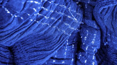 Mavi ipek kumaş. Gömlekli kumaşlar, paralel veya çapraz kıvrımlı, tırtıklı kumaşlar..