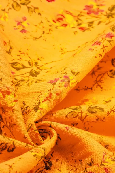 Жовта Помаранчева Бавовняна Тканина Квітковим Принтом Купити Квіткові Принти Від — стокове фото