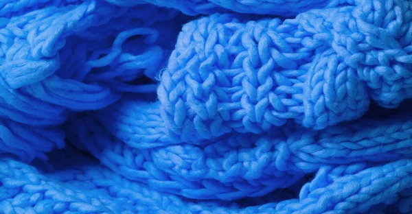 Blue Knitted Wool Scarf Large Chunky Knit Gorgeous Handmade Wool — Stock Photo, Image