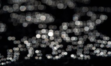 Bulanık arkaplan, bulanık kumaşın soyut çift pozlama, karanlık arka plan ve lens aydınlatma etkisi kavramı. Yüksek çözünürlüklü fotoğraf, bokeh, bulanık, sanat, odak, tasarım, şekil, makro,