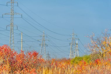 Endüstriyel sonbahar manzarası. Kentsel tasarım, mimari, coğrafya, ekoloji, inşaat, inşaat, çevre psikolojisi alanlarını kapsayan disiplinler arası bir alandır.,