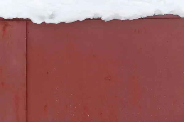 雪のテクスチャ大気水蒸気氷の結晶に凍結し 光白色のフレークに落ちるか 白い層として建物の地面に横たわっている — ストック写真