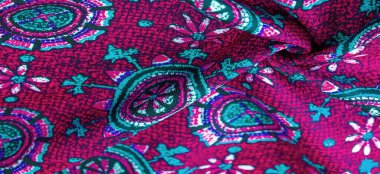 Mavi desenli kırmızı ipek kumaş. Charmeus 'un çok güzel bir kumaşı var. Yumuşak doluluk içinde bir araya getirilebilir. Arkaplan