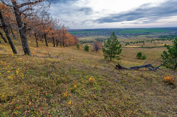 Die Hügel Bieten Einen Unvergesslichen Blick Auf Die Atemberaubende Landschaft — Stockfoto