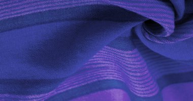 İpek kumaş gök mavisi, parlak mavi, bulutsuz bir gökyüzü gibi. Doku. Arkaplan.