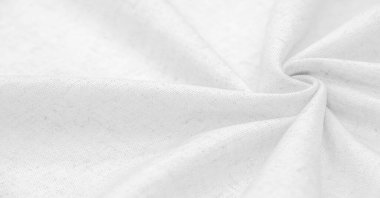 Keten liflerinden yapılan beyaz keten kumaş yumuşaklığı, doğal kökeni, dayanıklılığı ve dayanıklılığı ile mantar ve antibakteriyel özellikleriyle ünlüdür..