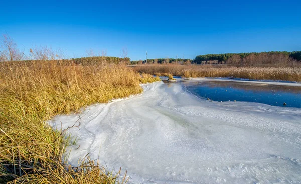 Fotografía Invierno Diciembre Hielo Ata Río Hielo Inmaduro Río Hielo — Foto de Stock