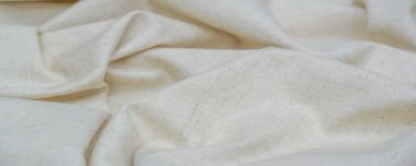 Keten liflerinden yapılan keten kumaş yumuşaklığı, doğal kökeni, dayanıklılığı ve dayanıklılığı ile mantar ve antibakteriyel özellikleriyle ünlüdür..