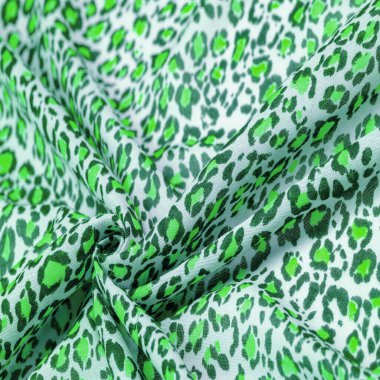 İpek kumaş, yeşil salata, beyaz arka planda bulanık çiçekler, çiçek tasarımı, doku arka planı, desen, kartpostal,