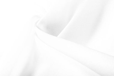 Bright white silk chiffon, fluttering in the wind like a daisy, shines like snow. Smooth hand of this satin-faced chiffon blends perfectly with your design ideas