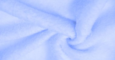 Kadife. Pelüş. Soluk Mavi. (Fransız peluche) - kısa bir yığın veya şekerleme ile tekstil, aynı fustian veya kadife gibi. Mavi hayvan kürkü dokusu, pofuduk tüylü kürk dokusu..