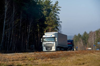 Nakliye aracı. Modern lojistiğin anahtarı ekonomik ve yüksek kaliteli ulaşım sistemleridir. Karayolu taşımacılığı hala baskın bir tip. Rusya Chelny 05 11 2020