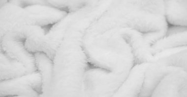Kadife. Pelüş. - Beyaz. (Fransız peluche) - kısa bir yığın veya şekerleme ile tekstil, aynı fustian veya kadife gibi. Beyaz hayvan kürkü dokusu, pofuduk kürk dokusu.