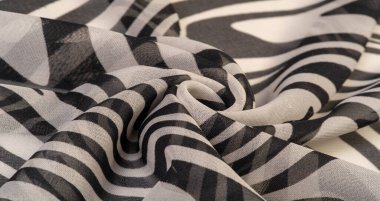 İpek kumaş, siyah beyaz soyut çizgiler. Soyut siyah beyaz desenli büyülü bir şekil. Retro modern dekor, tekstil sanatı, tasarım, doku, arkaplan, kalıp