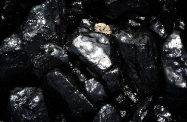Asfalt. Bitumen siyah reçine kütlesi, eski. Yolların, sokakların, kaldırımların, vb. Yol böyle bir kitle ile kaplıydı. Hareket için tasarlanmış bir arazi şeridi, bir iletişim yolu..