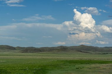 Steppe, Prairie - Dünyanın en büyük bozkır bölgesi olan Büyük Steppe, Doğu Avrupa ve Orta Asya 'nın yanı sıra komşu ülkeler Kazakistan' da bulunur.