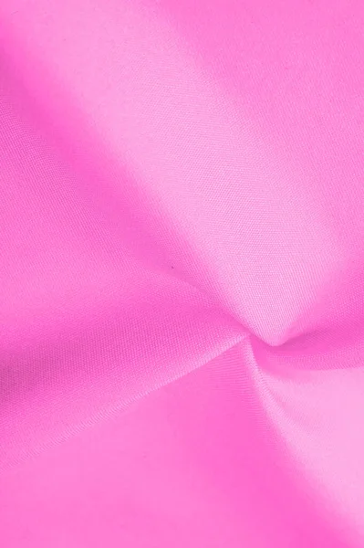 粉色真丝面料 漂亮光滑典雅 波浪形 深红色缎纹真丝奢侈品面料 抽象设计 背景纹理 — 图库照片