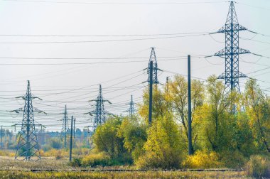 Endüstriyel arazi. Sanayi sonrası manzara ve çevre görüntüleri. Sanayi sonrası, mevcut estetik görüntülerin güncellenmesi ve karmaşıklaştırılması hakkındaki sanatsal fikirler.